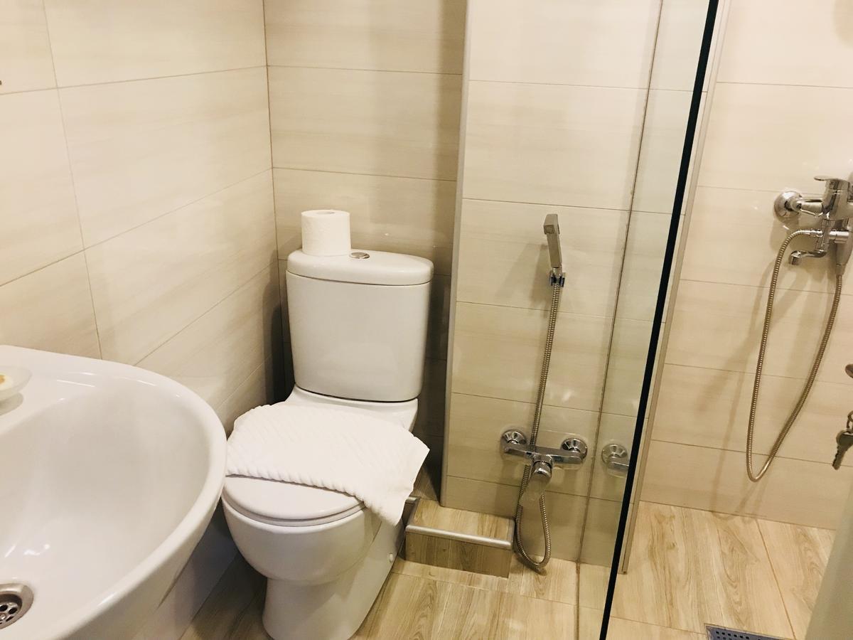 Amadeus Hotel Тбилиси Экстерьер фото