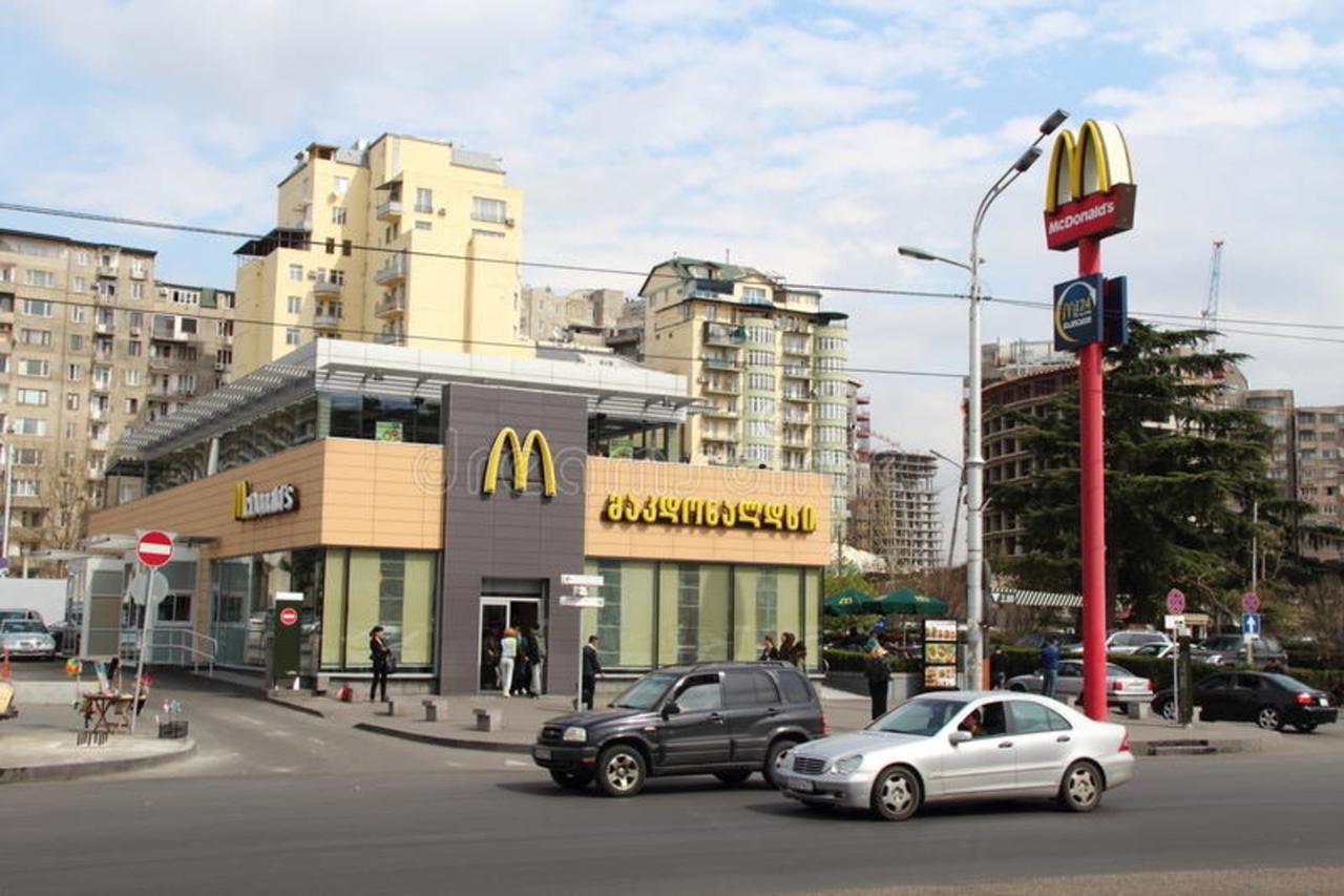 Amadeus Hotel Тбилиси Экстерьер фото