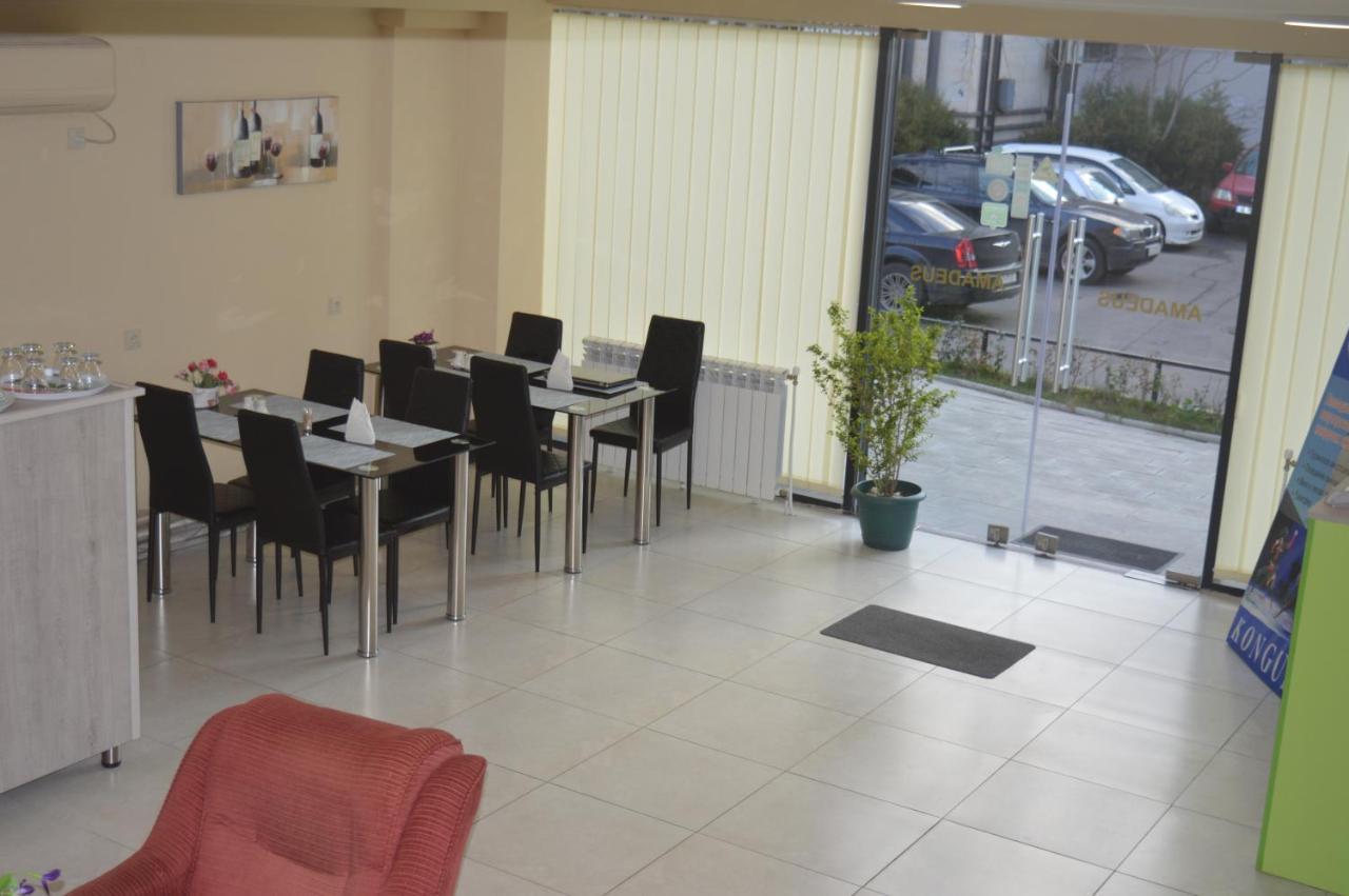 Amadeus Hotel Тбилиси Экстерьер фото