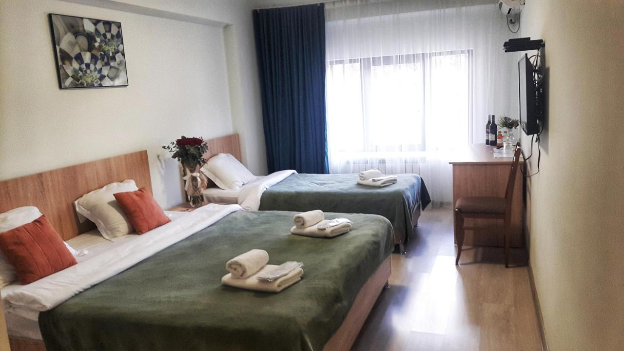 Amadeus Hotel Тбилиси Экстерьер фото