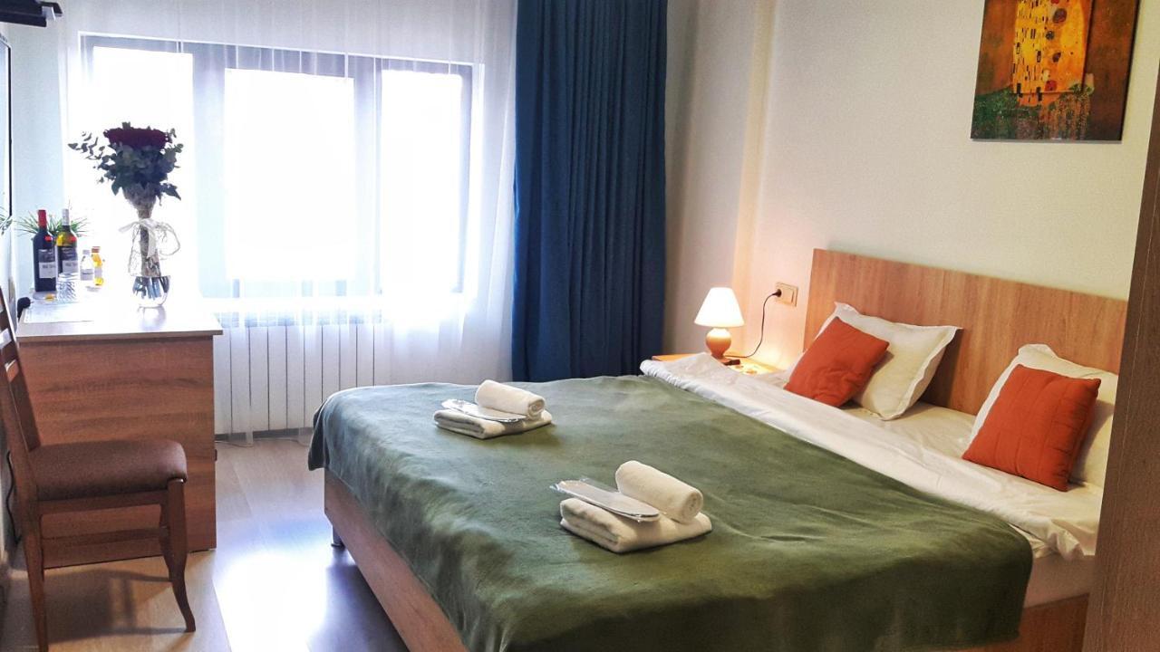 Amadeus Hotel Тбилиси Экстерьер фото