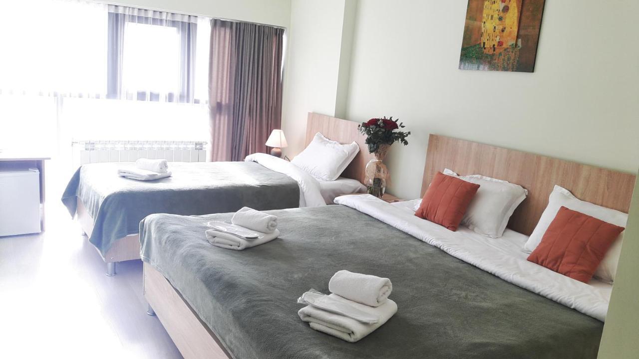 Amadeus Hotel Тбилиси Экстерьер фото